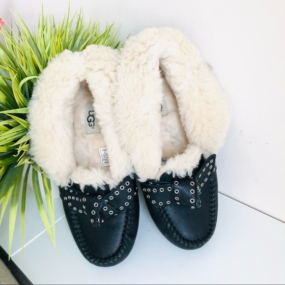 UGG Shoes - 🐑 UGG | Leather slippers with high top back